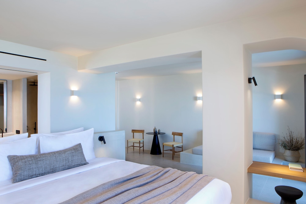 elessa hotel adults only