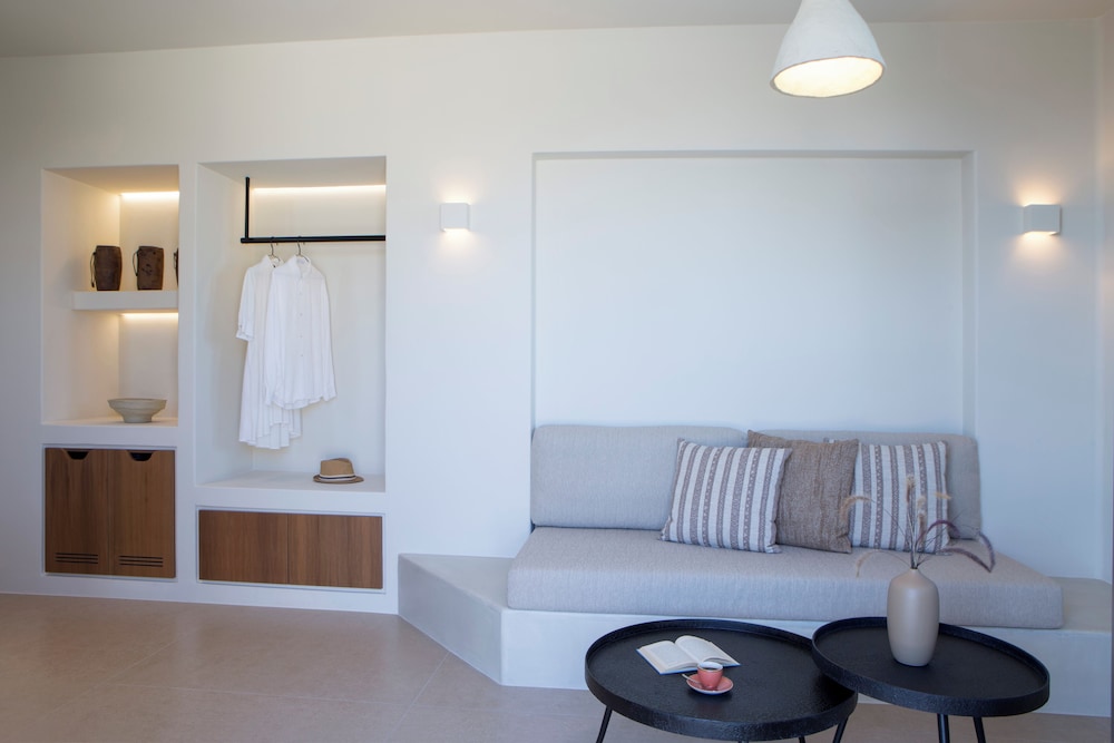 elessa hotel adults only