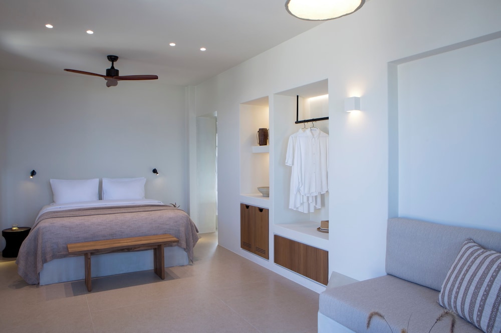 elessa hotel adults only