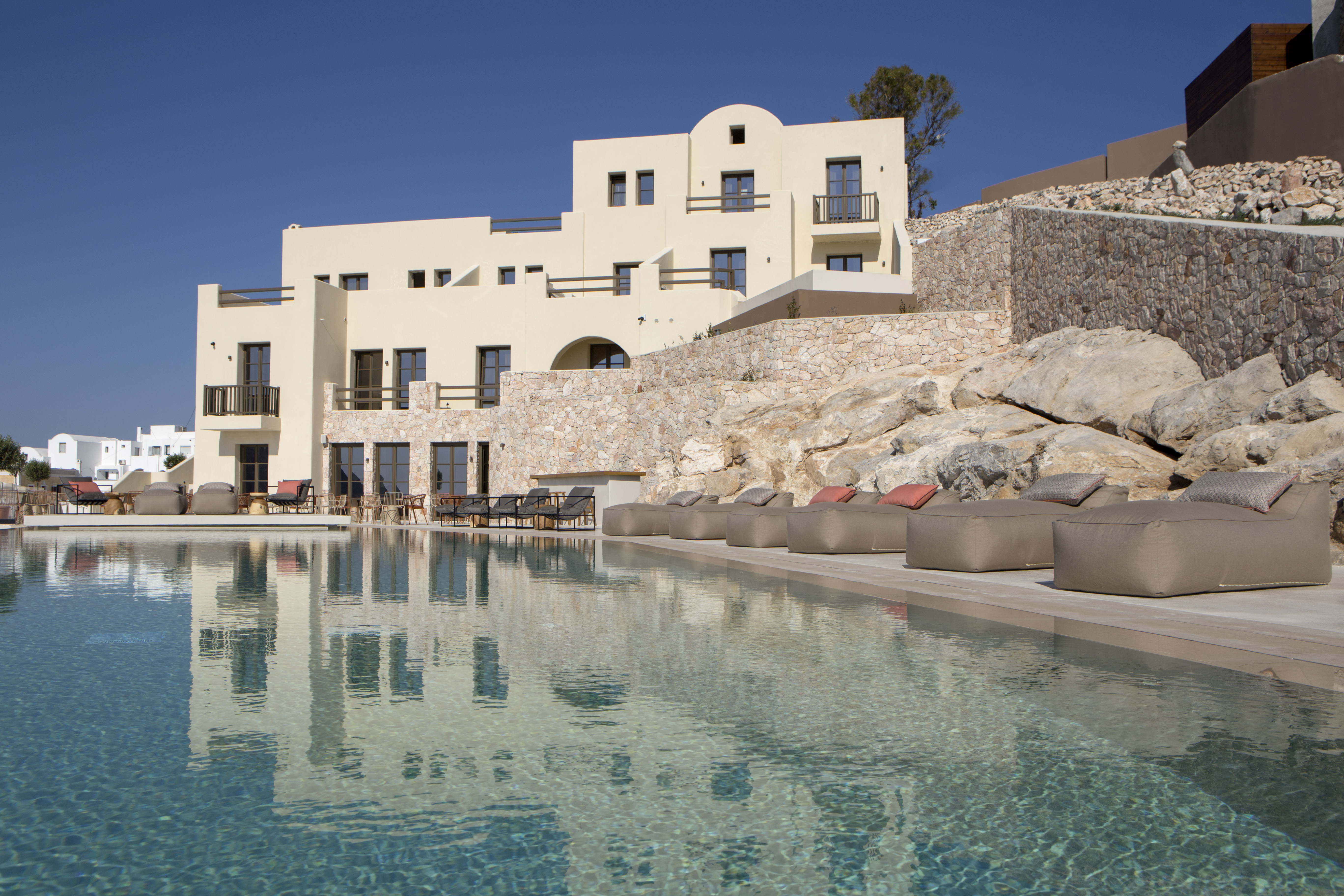 elessa hotel adults only