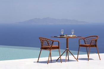 elessa hotel adults only