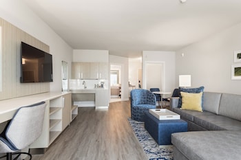 even austin uptown near the domain an ihg hotel