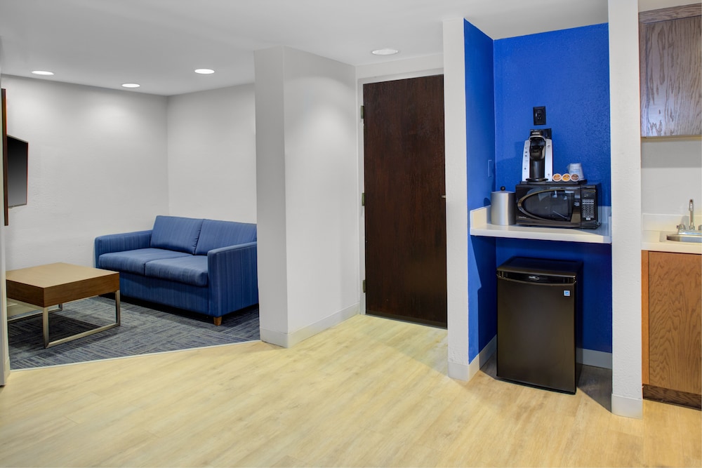holiday inn express chester by ihg