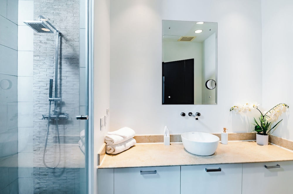 mvillas luxury 2bed 2bath condo w pool