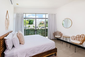 mvillas luxury 2bed 2bath condo w pool