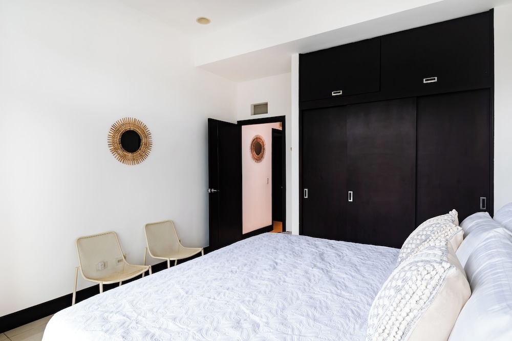 mvillas luxury 2bed 2bath condo w pool