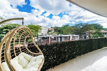 mvillas luxury 2bed 2bath condo w pool