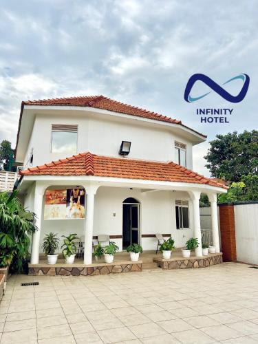 infinity hotel kampala