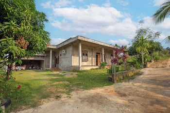 oyo 92587 homestay romauli kampung radja