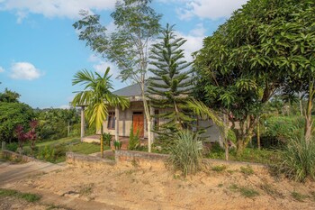 oyo 92587 homestay romauli kampung radja