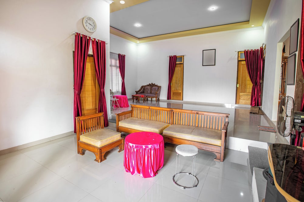 oyo 92587 homestay romauli kampung radja