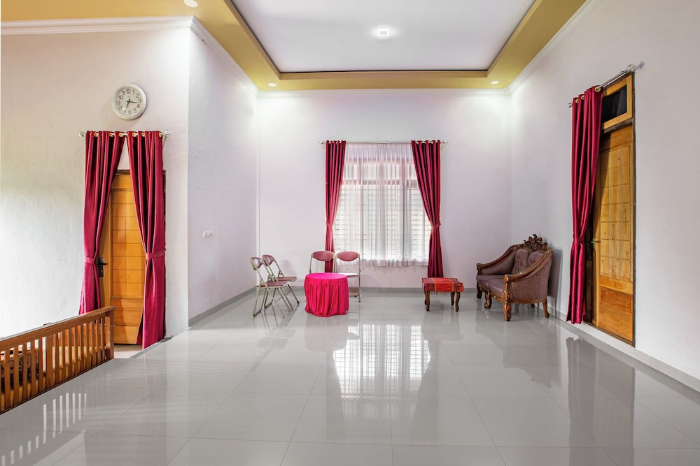 oyo 92587 homestay romauli kampung radja