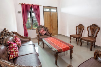 oyo 92587 homestay romauli kampung radja