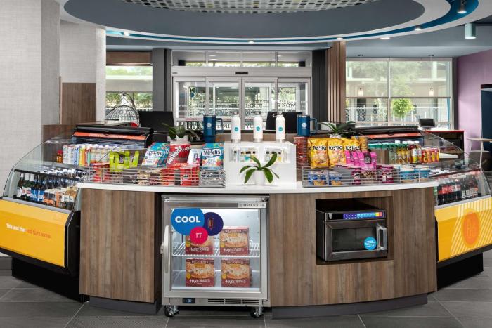 tru by hilton jacksonville airport i 95