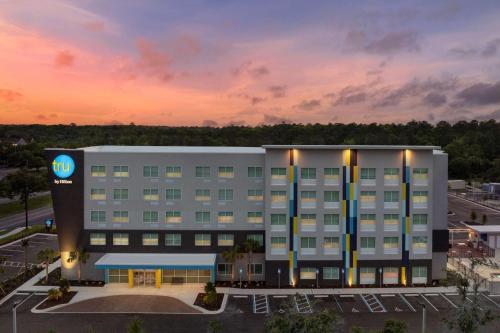 tru by hilton jacksonville airport i 95