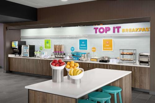 tru by hilton jacksonville airport i 95