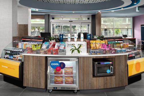 tru by hilton jacksonville airport i 95