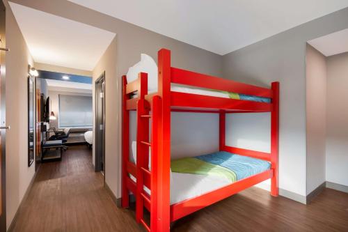 tru by hilton destin