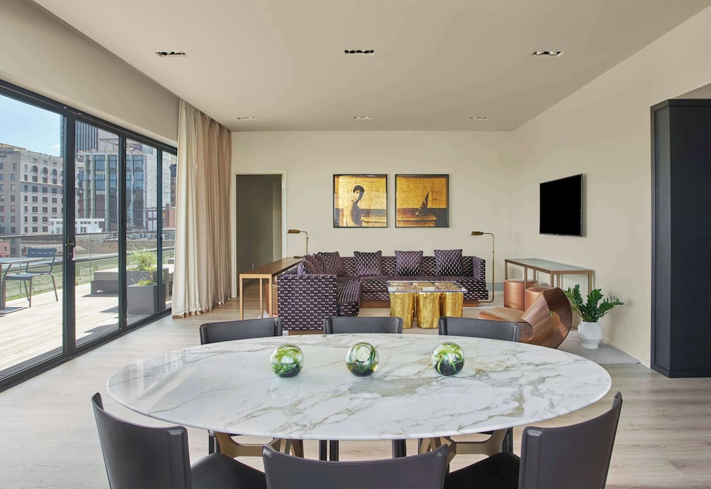 the bankers alley hotel nashville tapestry collection by hilton