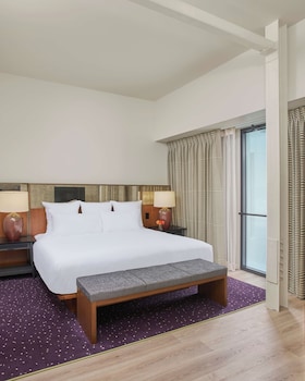 the bankers alley hotel nashville tapestry collection by hilton