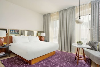 the bankers alley hotel nashville tapestry collection by hilton