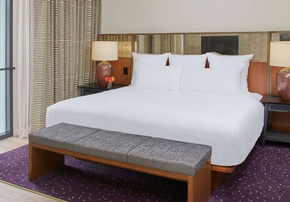 the bankers alley hotel nashville tapestry collection by hilton