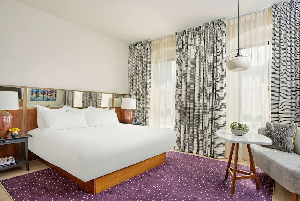 the bankers alley hotel nashville tapestry collection by hilton