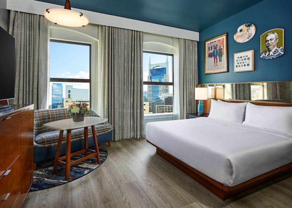 the bankers alley hotel nashville tapestry collection by hilton