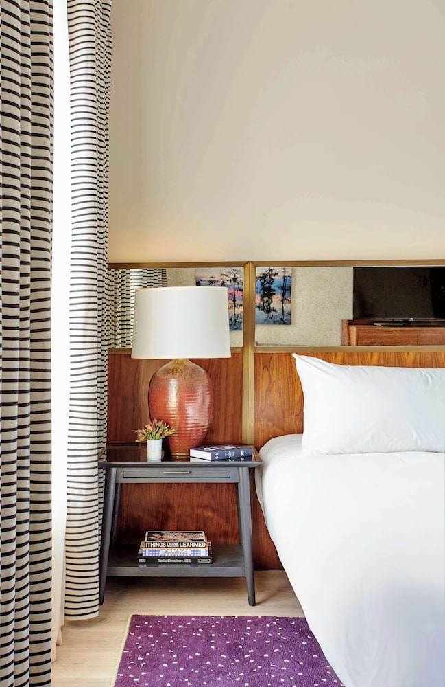 the bankers alley hotel nashville tapestry collection by hilton