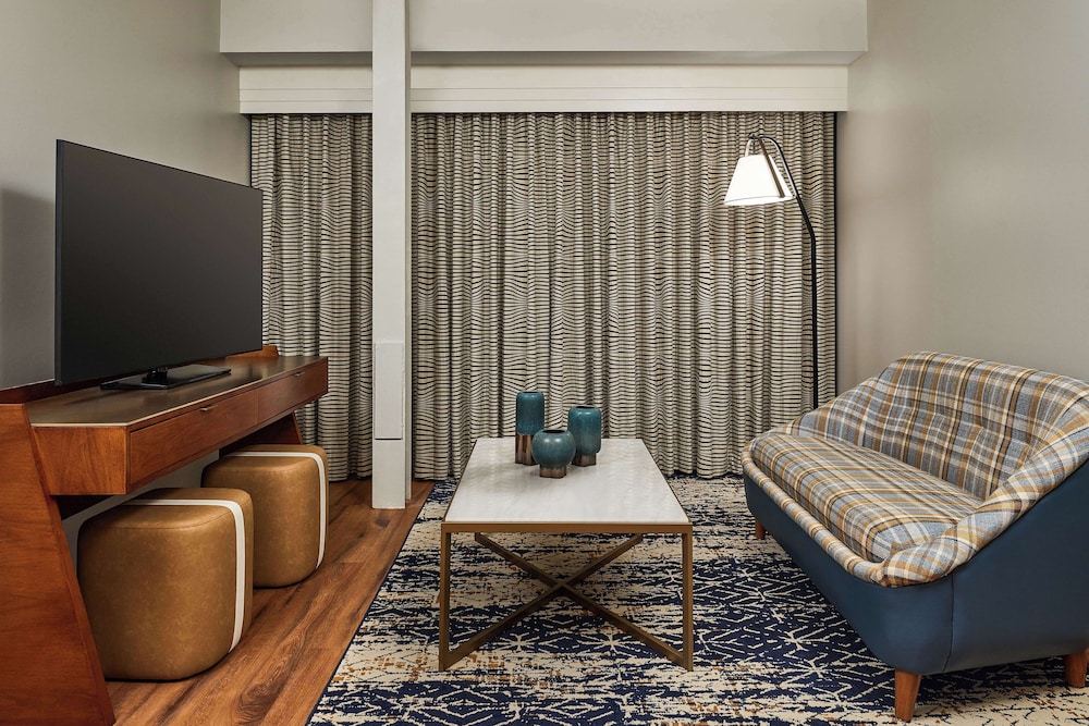 the bankers alley hotel nashville tapestry collection by hilton