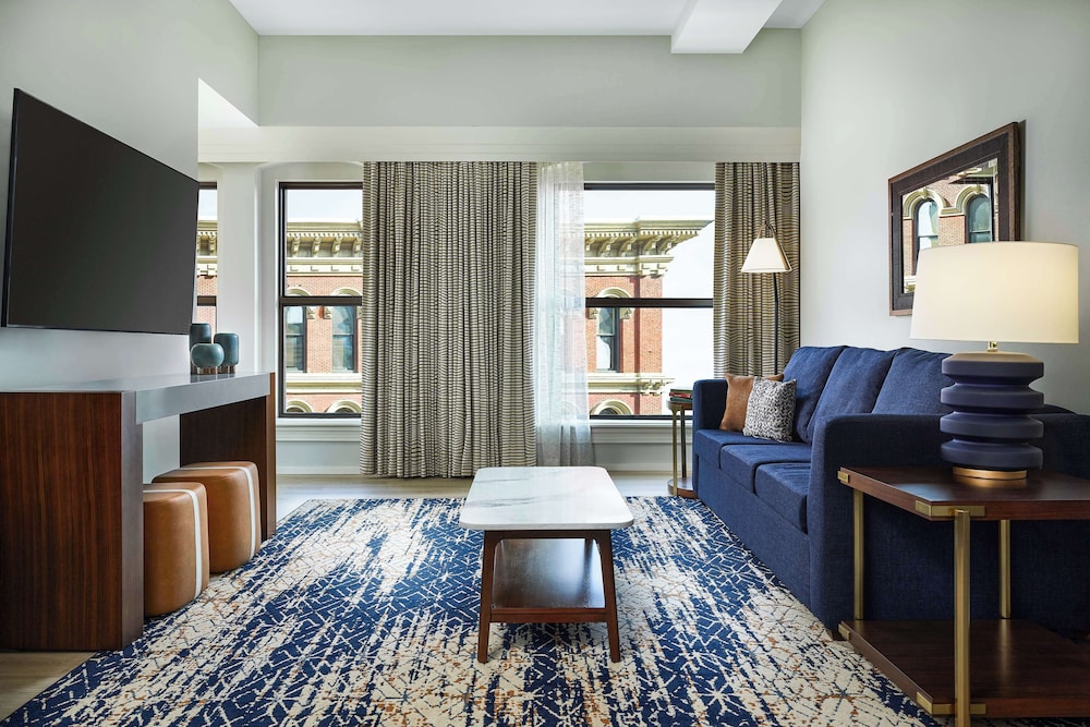 the bankers alley hotel nashville tapestry collection by hilton