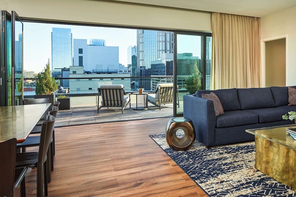 the bankers alley hotel nashville tapestry collection by hilton