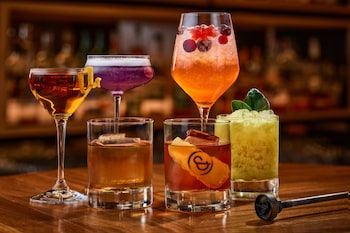 the bankers alley hotel nashville tapestry collection by hilton