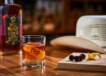 the bankers alley hotel nashville tapestry collection by hilton