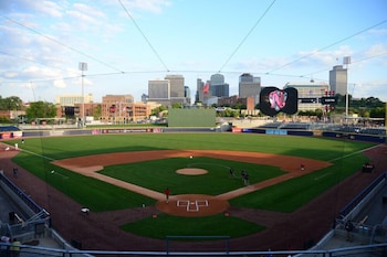 the bankers alley hotel nashville tapestry collection by hilton