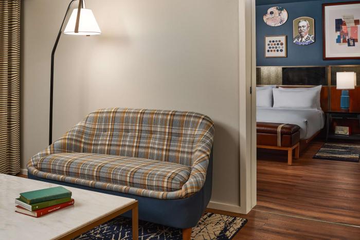 the bankers alley hotel nashville tapestry collection by hilton