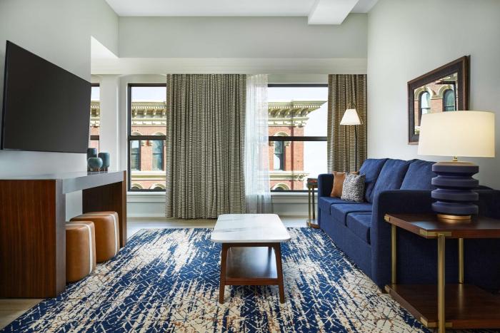 the bankers alley hotel nashville tapestry collection by hilton