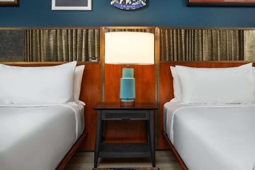 the bankers alley hotel nashville tapestry collection by hilton