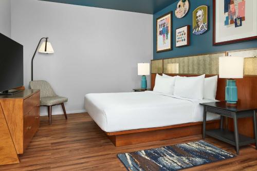 the bankers alley hotel nashville tapestry collection by hilton