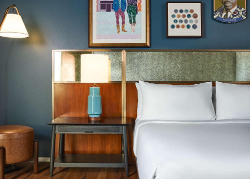 the bankers alley hotel nashville tapestry collection by hilton