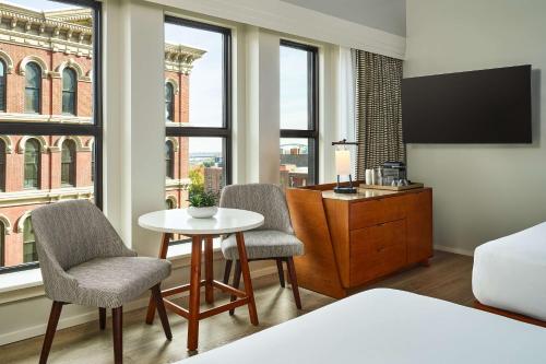 the bankers alley hotel nashville tapestry collection by hilton