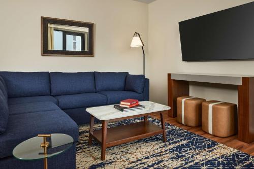 the bankers alley hotel nashville tapestry collection by hilton