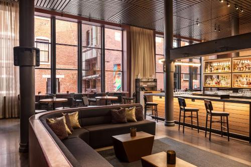 the bankers alley hotel nashville tapestry collection by hilton
