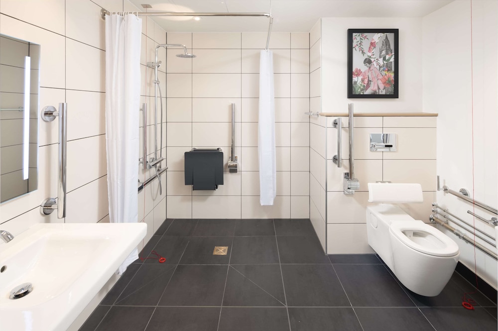 hampton by hilton rochdale