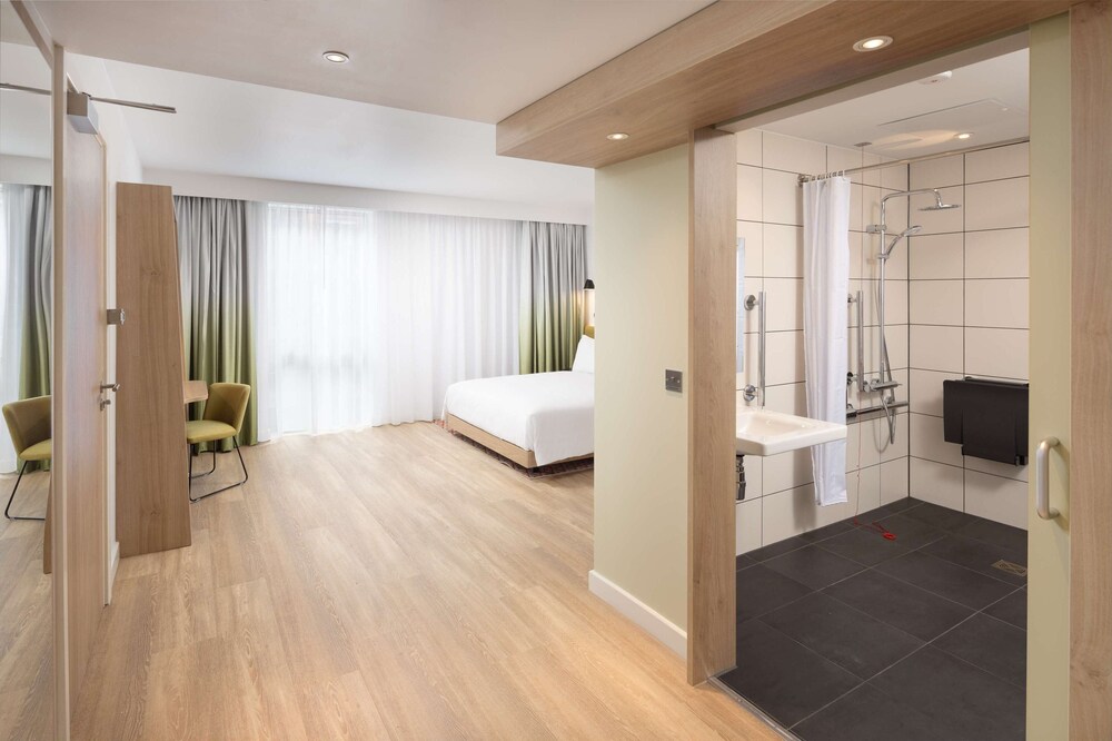 hampton by hilton rochdale