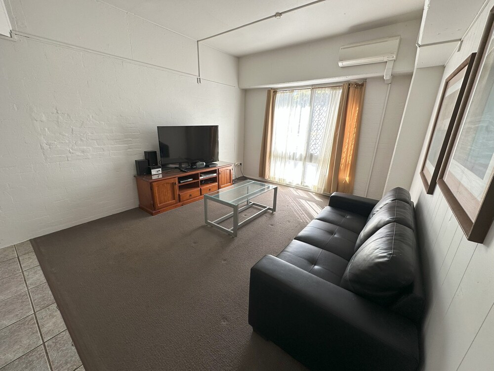 central ground floor apartment
