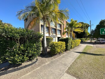 central ground floor apartment