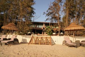 Red Thread Morjim,Goa>>Chopdem,3 star