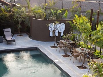 Red Thread Morjim,Goa>>Chopdem,3 star