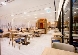 holiday inn express and suites bangkok central pie